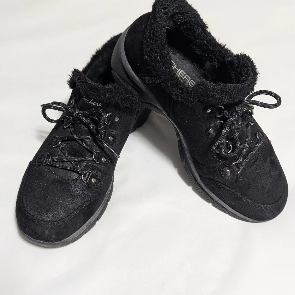 Like New Women's Skechers Slip-Ins's Black Faux Fur Lined Shoe/Sneaker - Picture 1 of 10